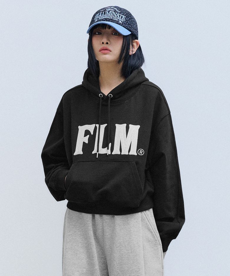 (W) FLM 스티치 로고 크롭 후디-블랙