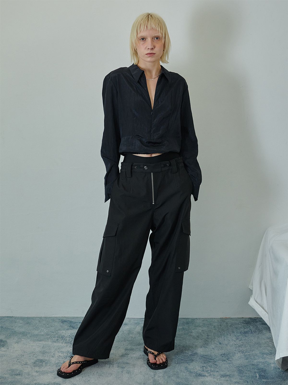 리게(RIGHE) FRONT ZIP CARGO PANTS BLACK