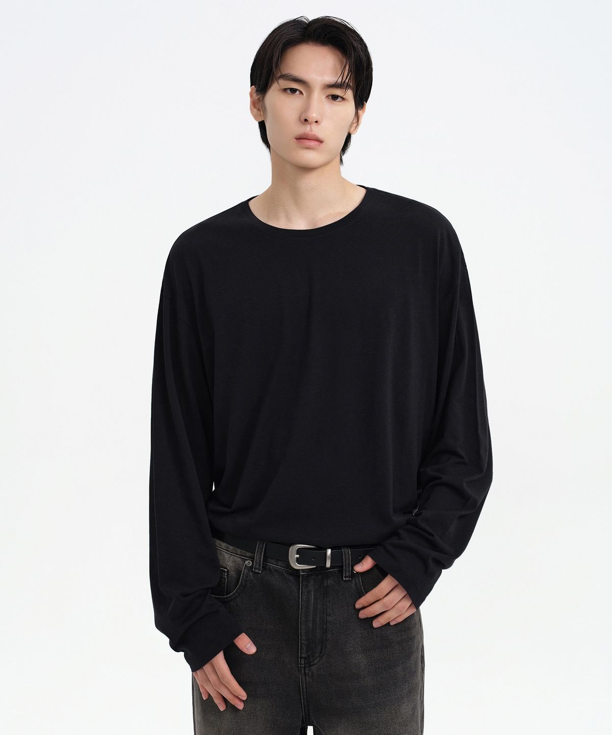 무신사 스탠다드(MUSINSA STANDARD) 오버사이즈 CR 크루 넥 긴소매 티셔츠 [블랙]