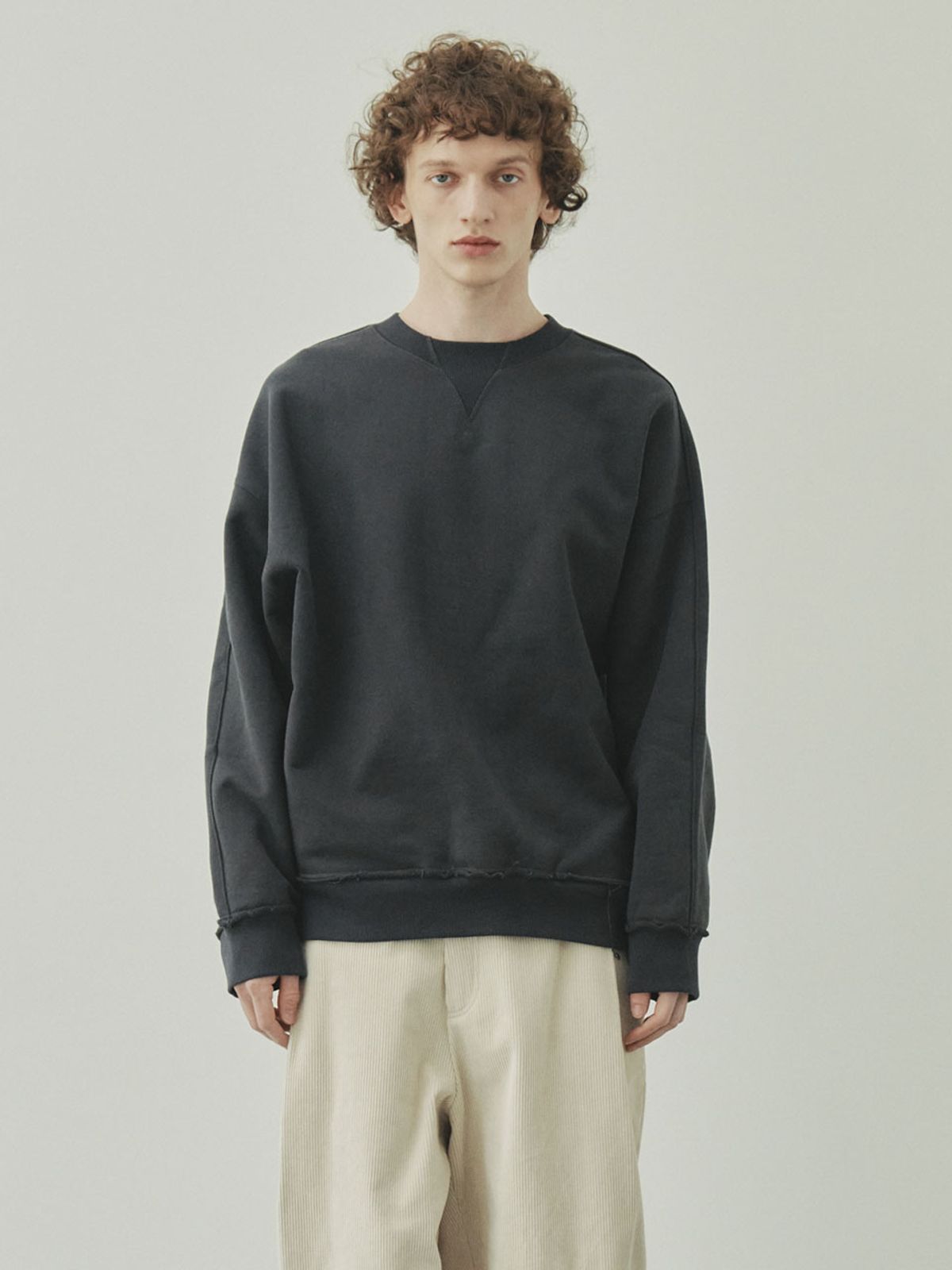 하우스공칠이씨(HAUS072C) ARES TS GREY