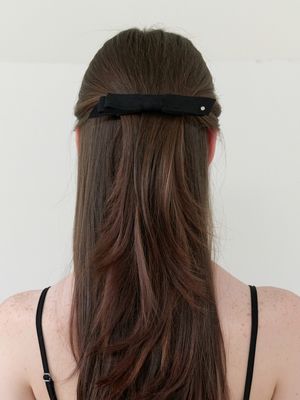 classic middle ribbon pin - black