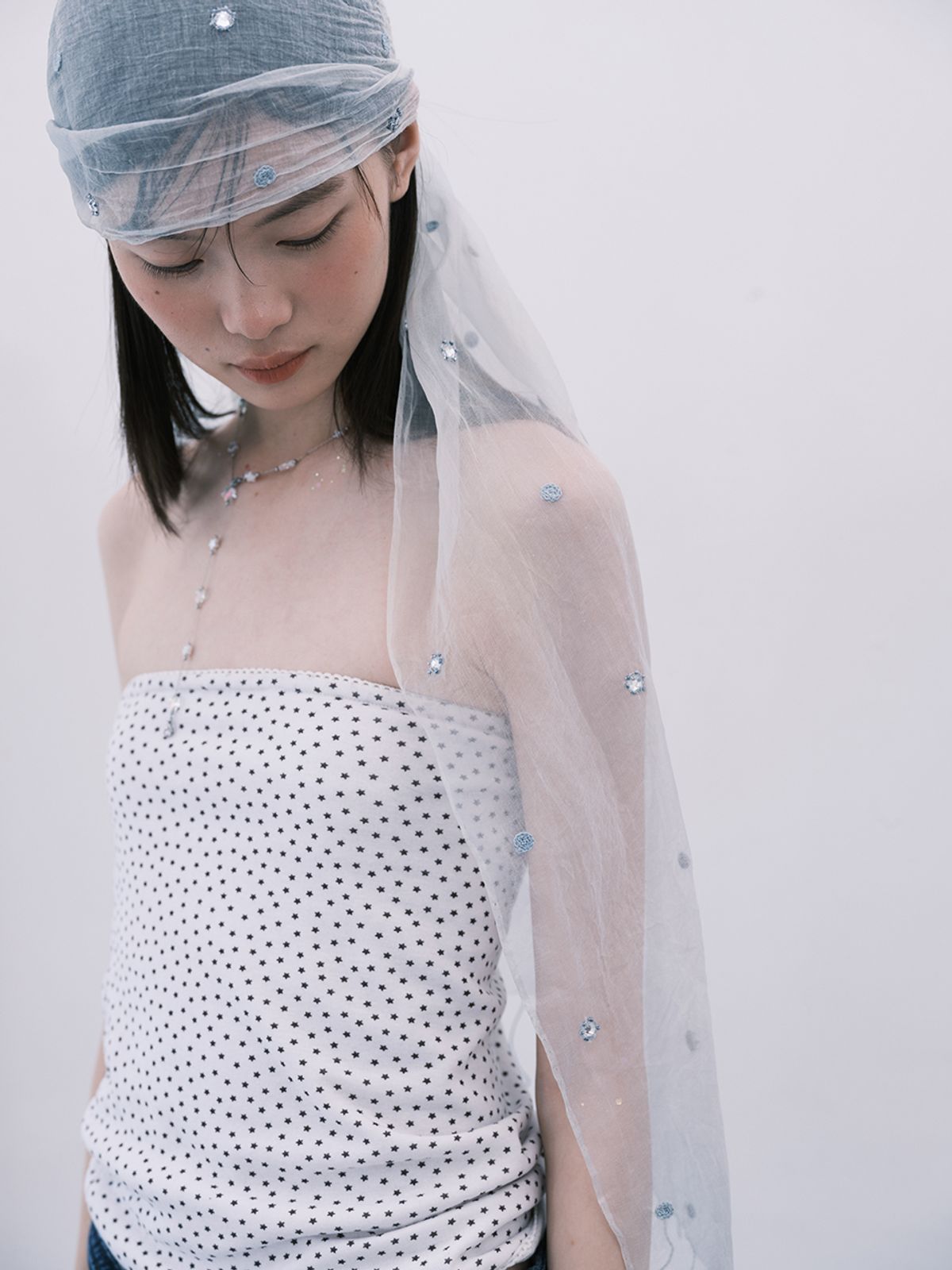 무음(MUWM) 리버서블 글리터 튜브탑 Reversible Glitter Tube Top (White)