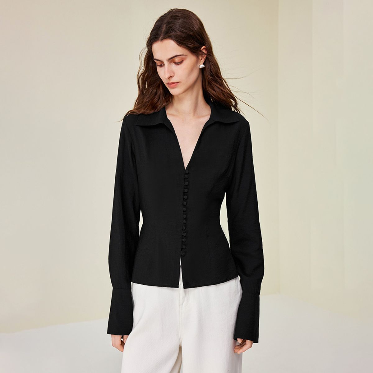 와이와이아이엠(YYIAM) YY_Scissor collar waist blouse_2color