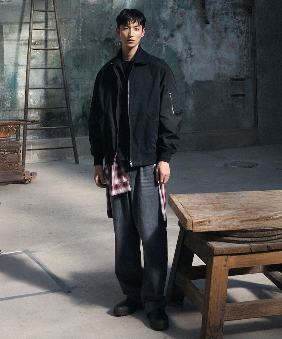 시프트지(SHIFT.G) Semi Wide Tapered Denim Pants  Black