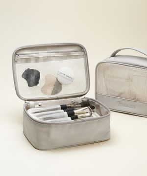 스퀘어 메쉬 파우치 웜그레이