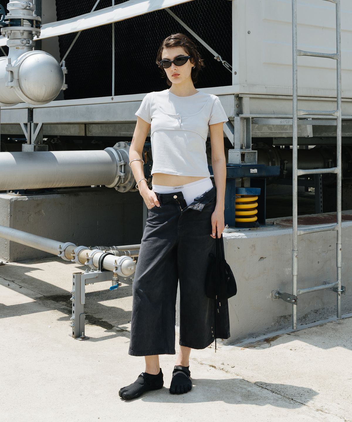쓰리투에이티(THREE TO EIGHTY) MOCK BUSTIER LAYER TEE GREY