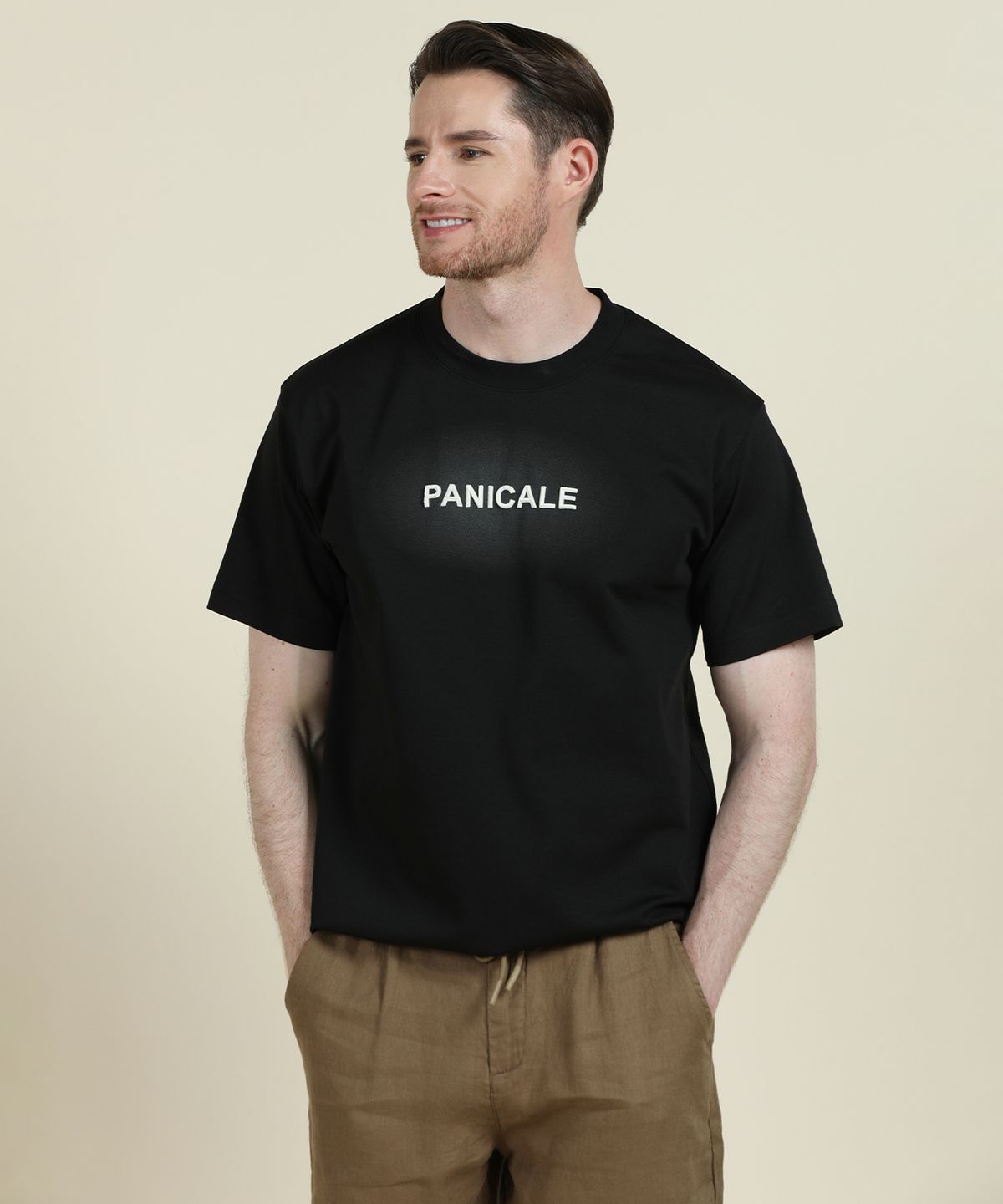 빠니깔레(PANICALE) 블랙 그라데이션 로고 반팔 티셔츠