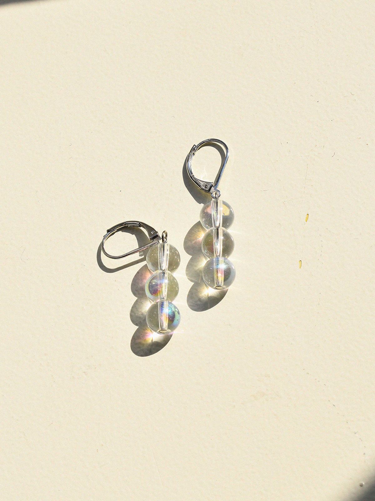 유지떼(USITE) SEA LIGHT EARRING, WHITE