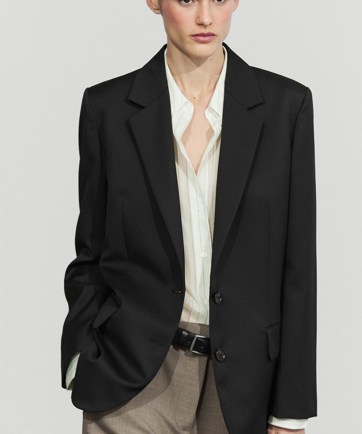 마시모두띠(MASSIMO DUTTI) 100% 엑스트라 파인 울 투버튼 블레이저