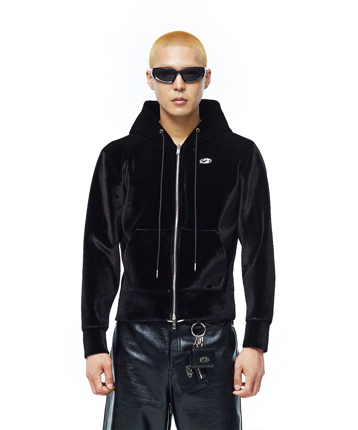 모어댄블랙(MORE THAN BLACK) LOGO HOOD VELVET JACKET