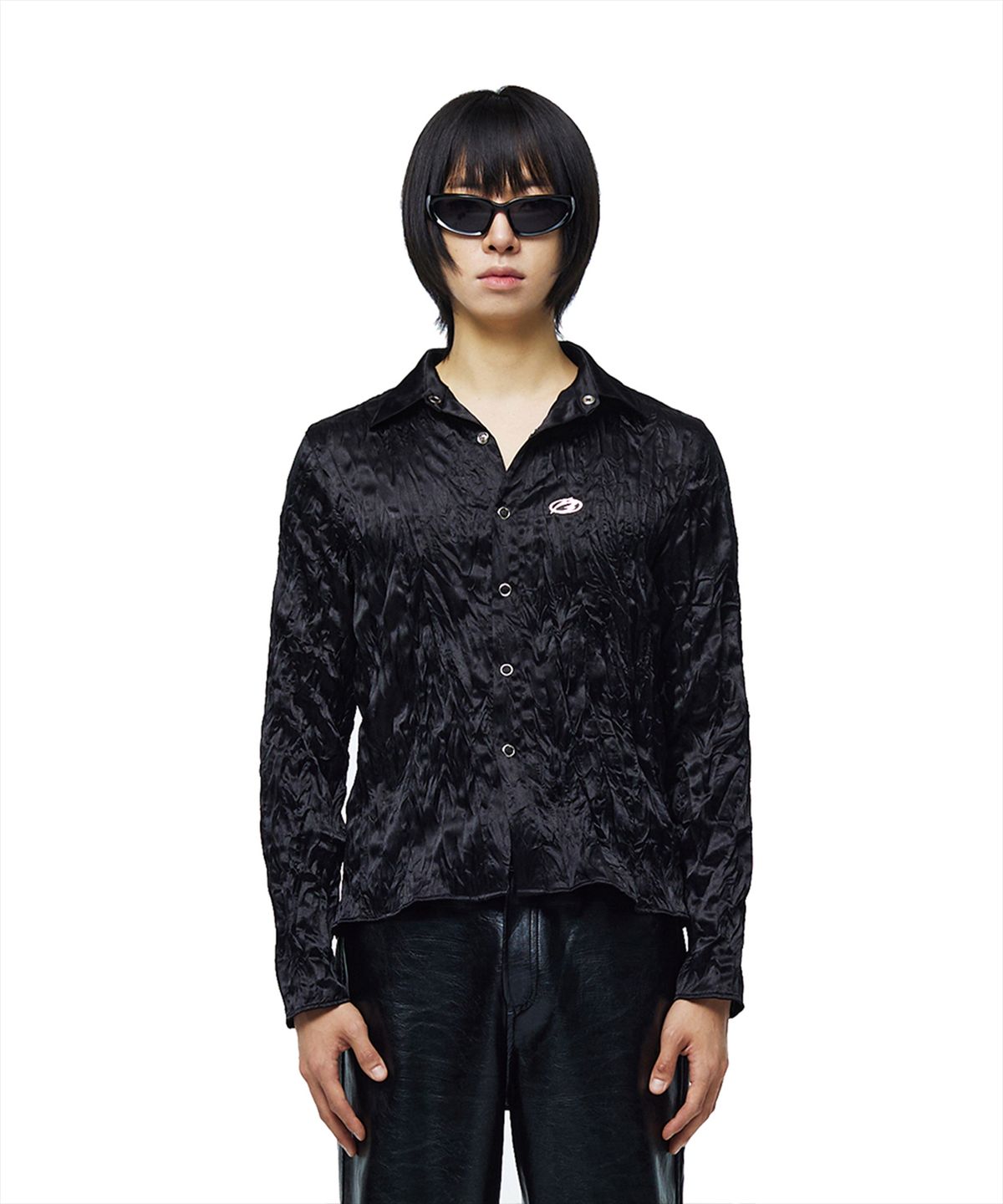 모어댄블랙(MORE THAN BLACK) LOGO WRINKLE SHIRT