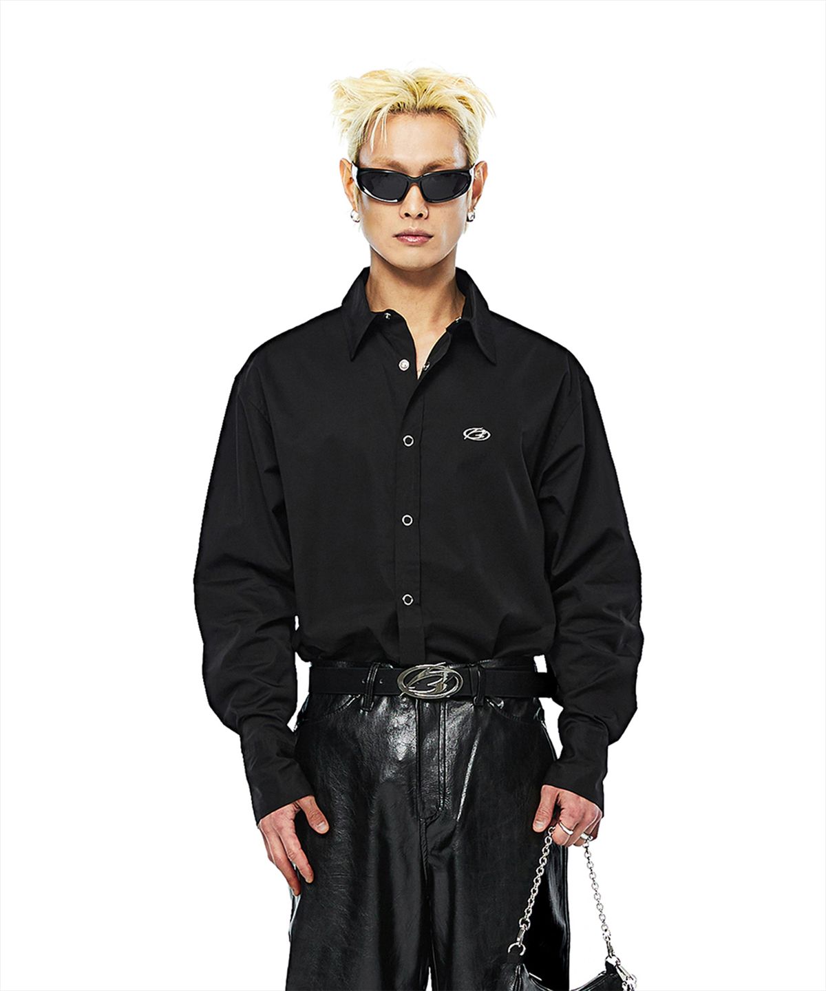 모어댄블랙(MORE THAN BLACK) LOGO COLLAR SHIRT