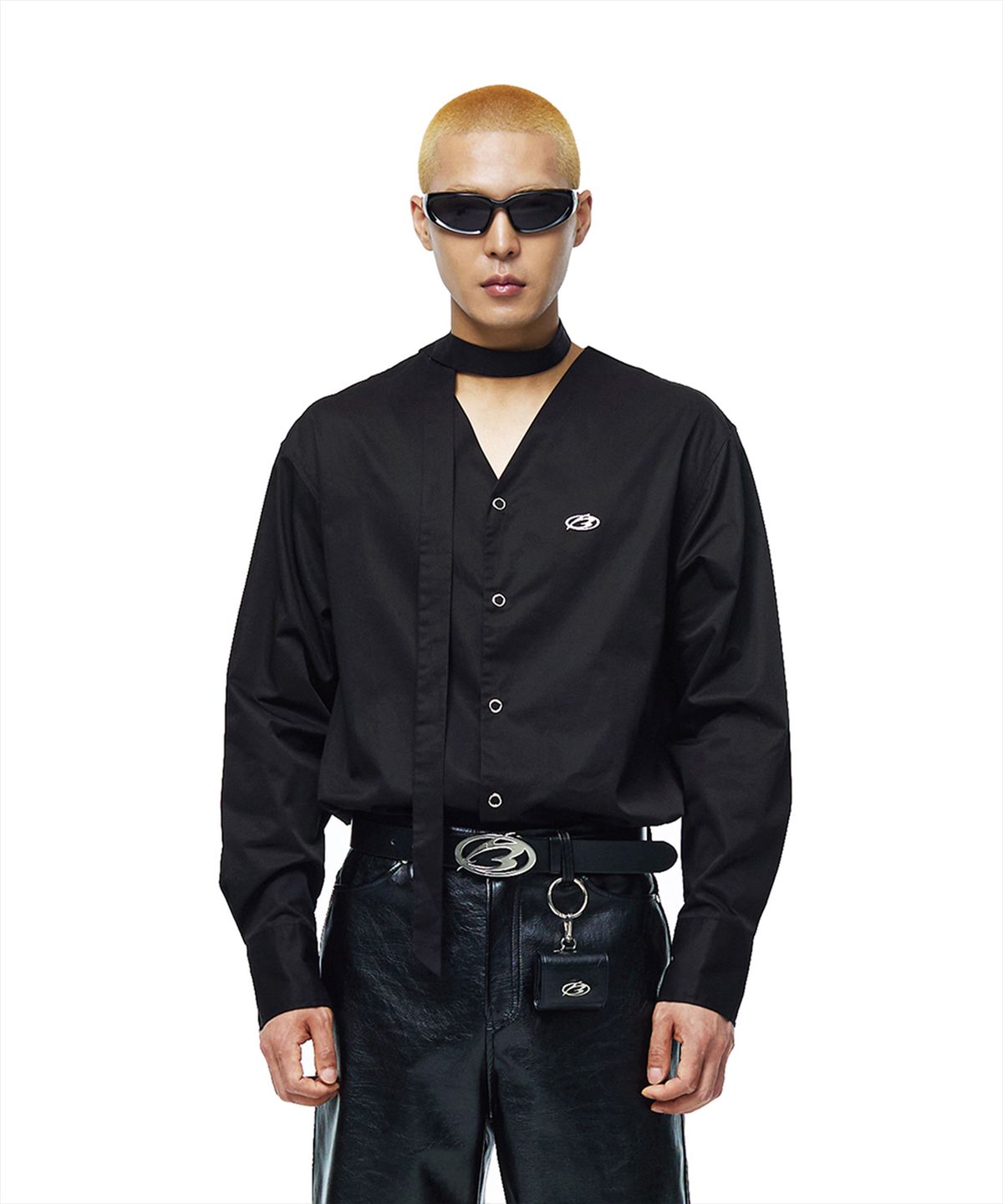모어댄블랙(MORE THAN BLACK) LOGO CARDIGAN SHIRT