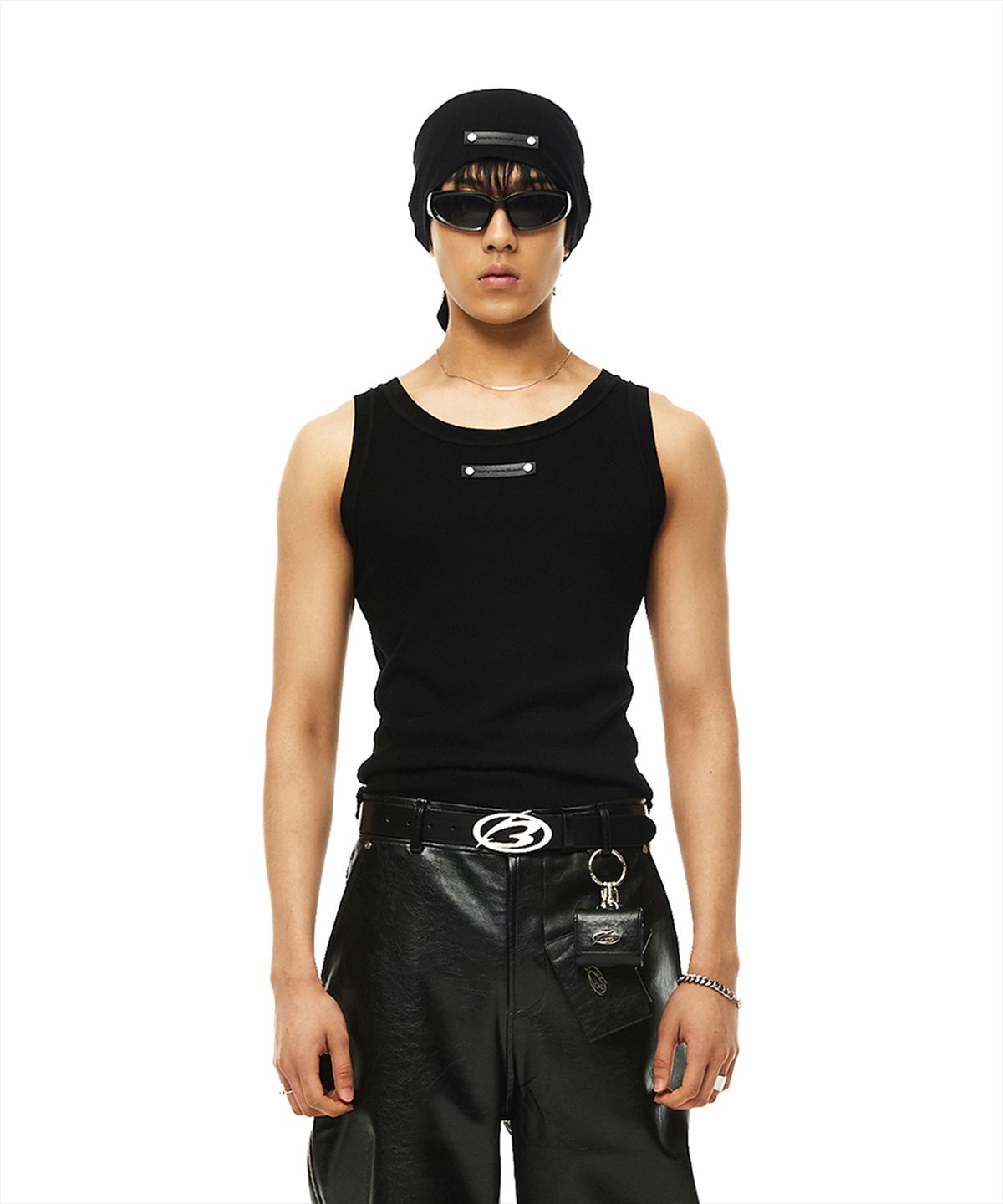 모어댄블랙(MORE THAN BLACK) RIVET CUT OFF SLEEVELESS