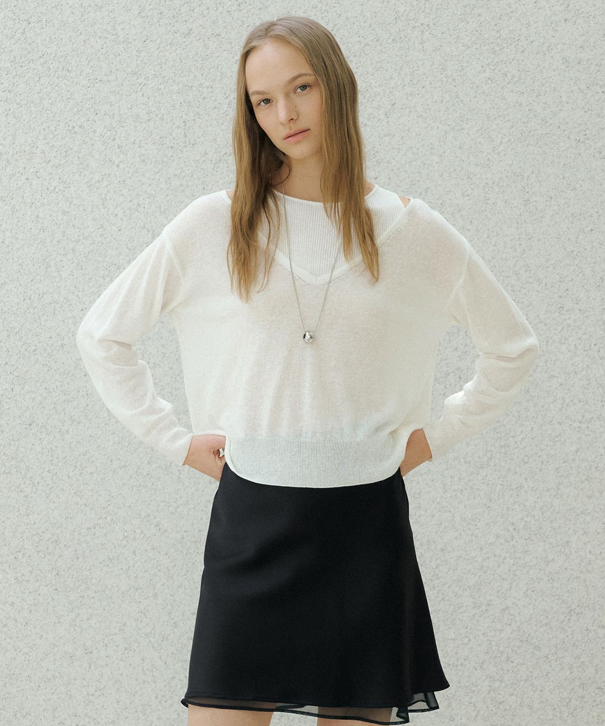 오떼뜨(OCTETTE) LINEN V-CUT LAYERD KNIT_2COLOR
