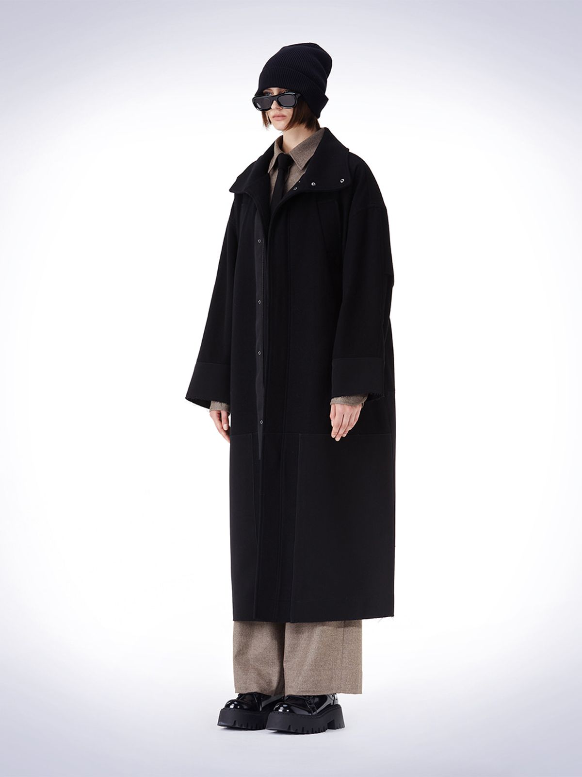 하우스공칠이씨(HAUS072C) PATCH POINT LONG COAT BLACK