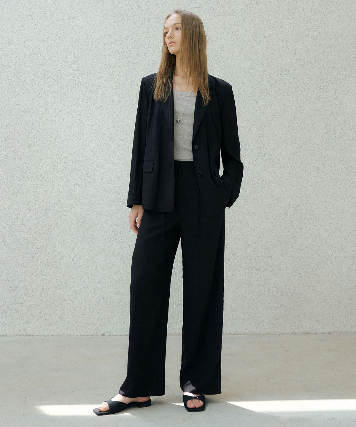 오떼뜨(OCTETTE) AIRY SOFT ANORAK BANDING PANTS_2COLOR