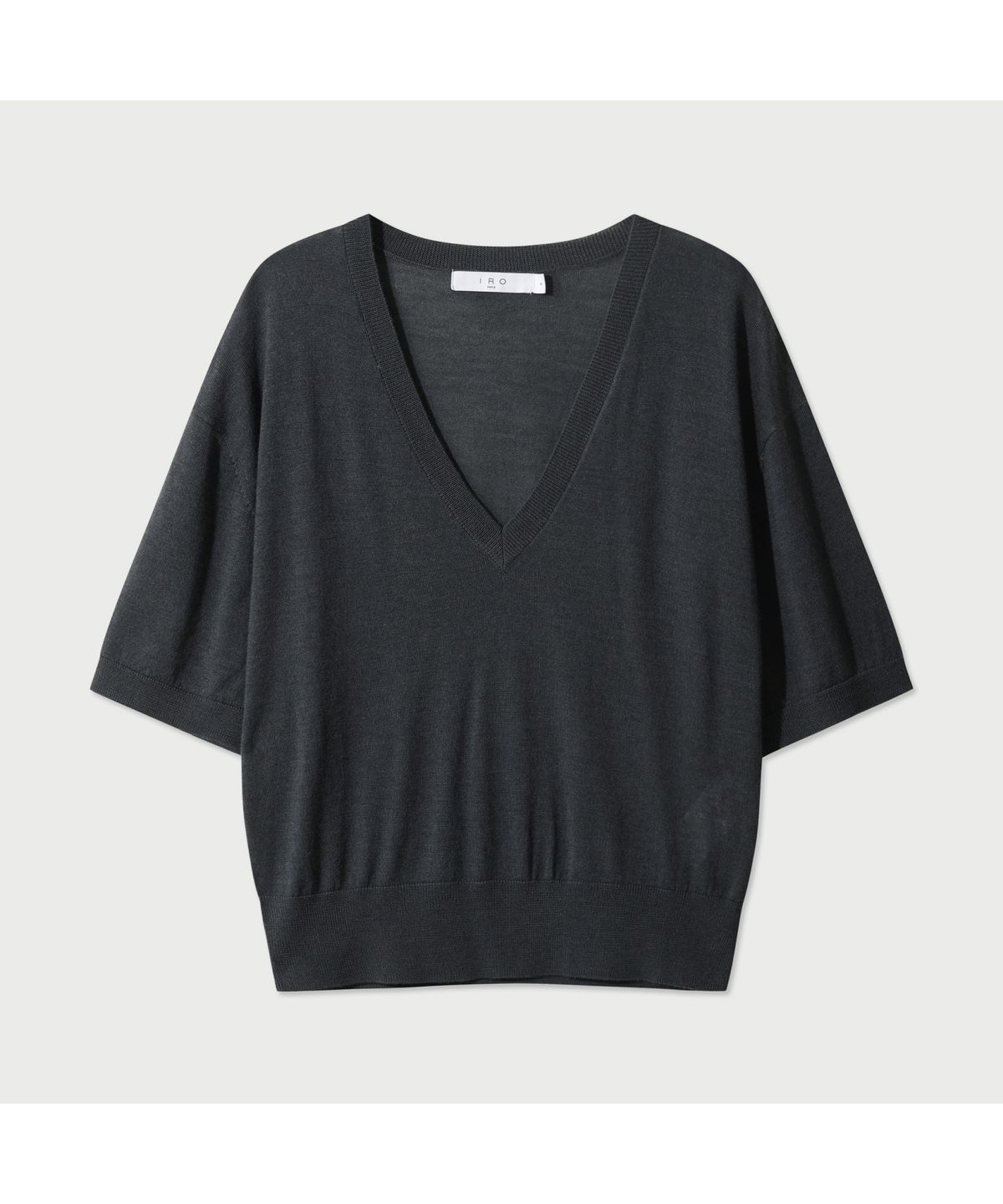 이로 우먼(IROWOMEN) MYLA 브이넥 니트 탑 - Grey Dark