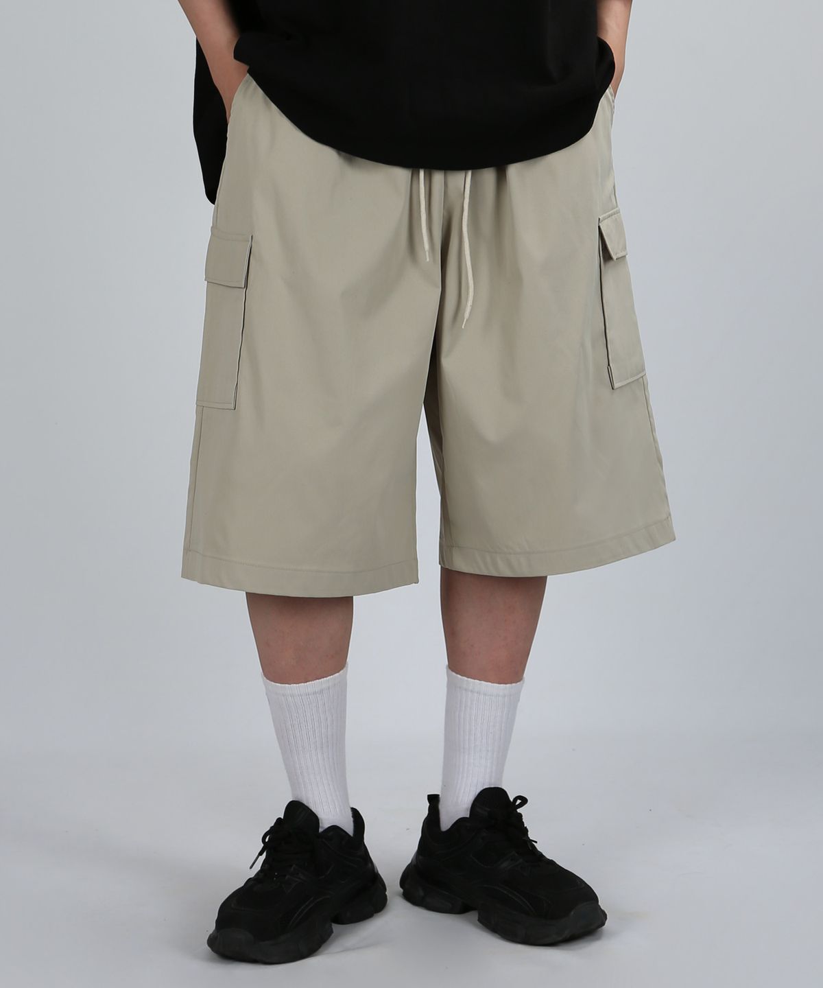 베리베인(VERYVAIN) BERMUDA CARGO BANDING PANTS (BEIGE)