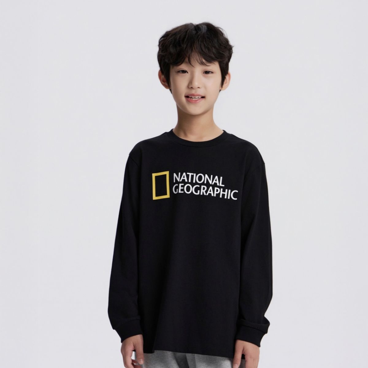 내셔널지오그래픽 키즈(NATIONAL GEOGRAPHIC KIDS) K253UTS902 베이직 빅로고 싱글 티셔츠 CARBON BLACK