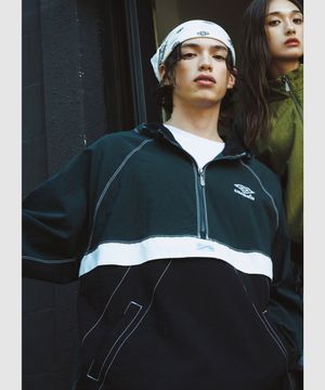 크리스피 타슬란 긴팔 후드 아노락 그린(UQ323CWT91)