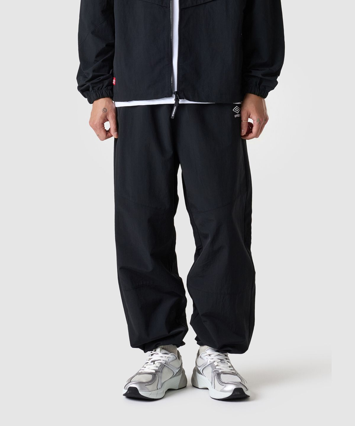 엄브로(UMBRO) 클래식 우븐 스트레이트 팬츠 블랙(UQ323CPT93)
