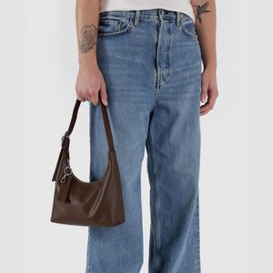 미니 리사이클드 레더 숄더백 브라운