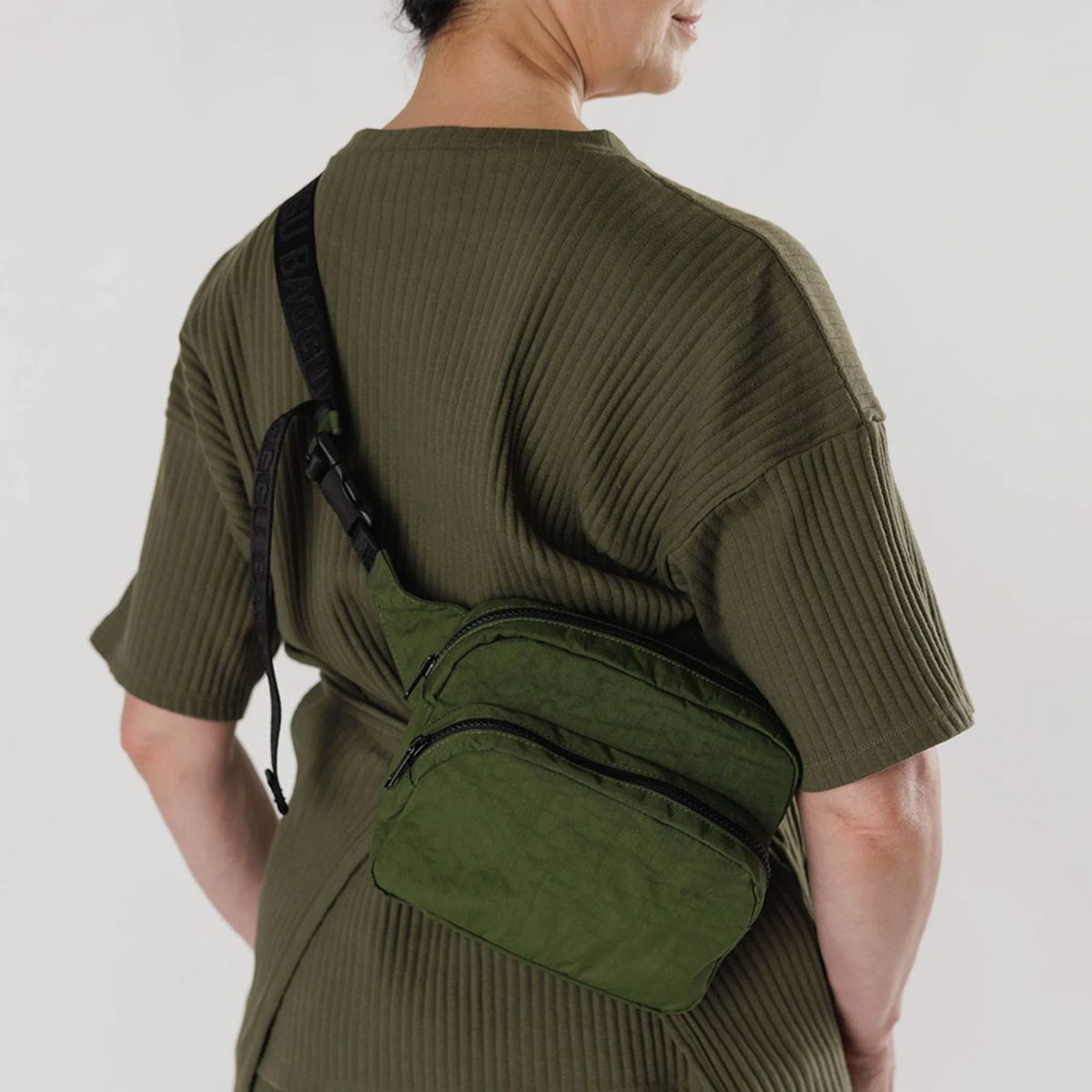 바쿠(BAGGU) 패니 팩 베이 라우렐