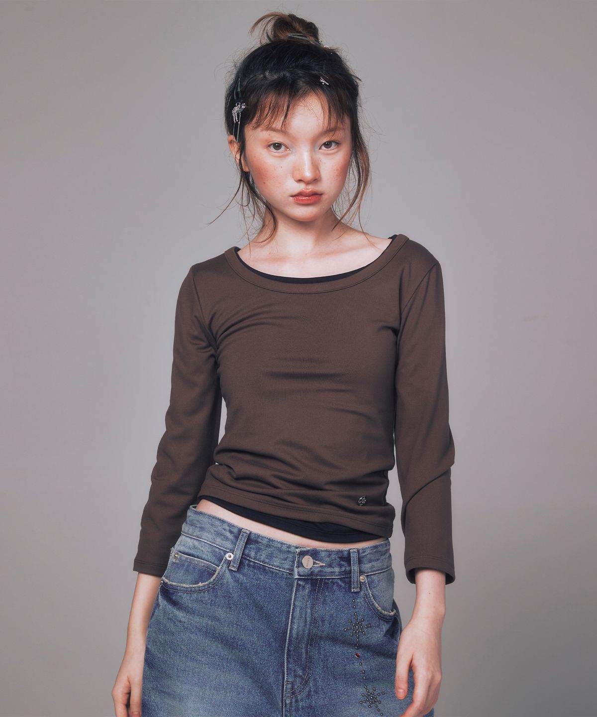 유희(YOUHEE) BASIC U-NECK QUARTER SLEEVE BROWN