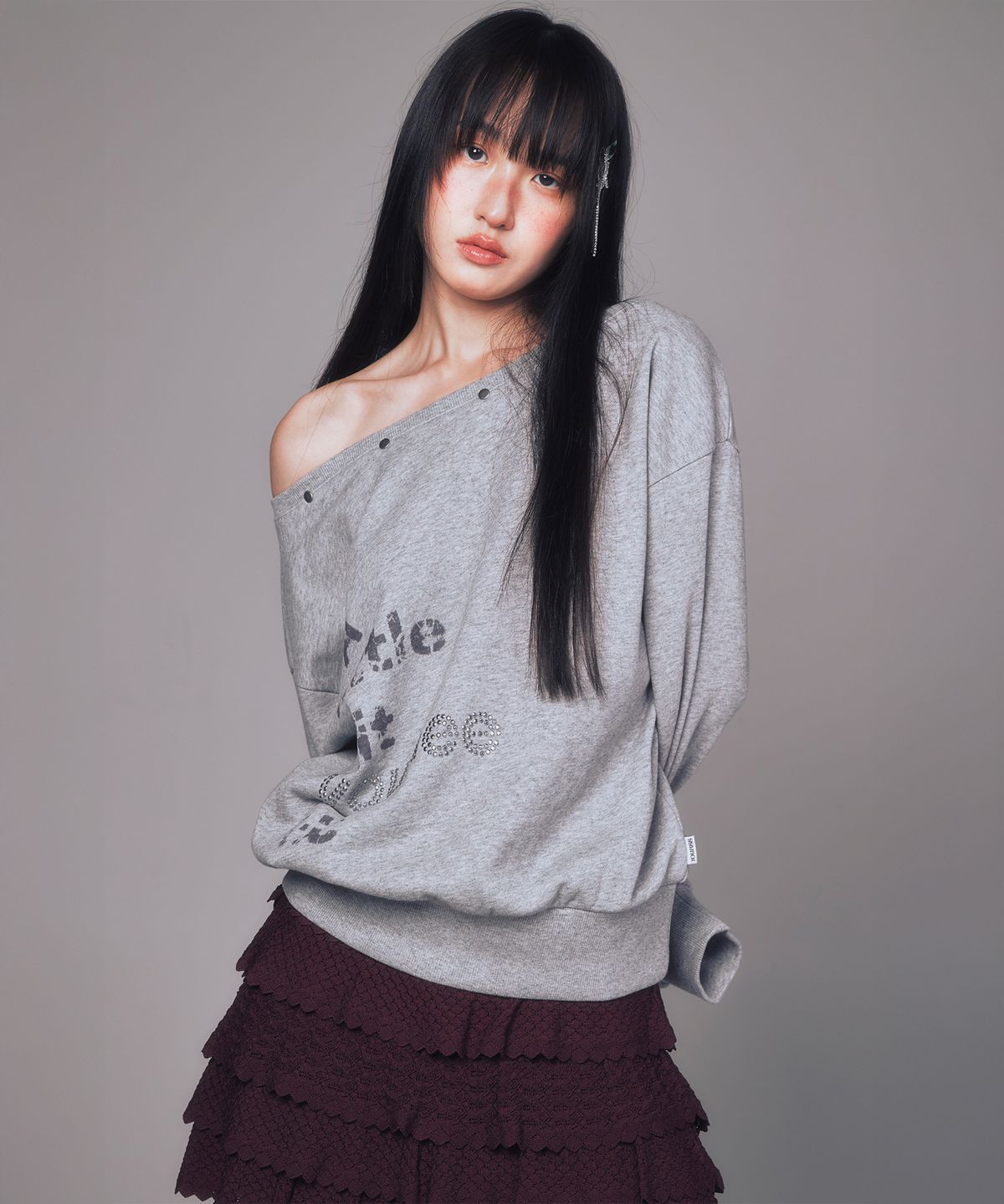 유희(YOUHEE) YOUHEETIC HOTFIX OFF-SHOULDER SWEATSHIRTS MELANGE GREY