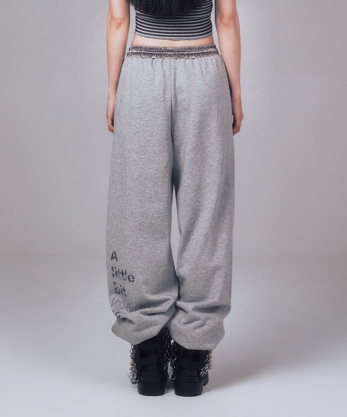 유희(YOUHEE) YOUHEETIC HOTFIX SWEATPANTS MELANGE GREY