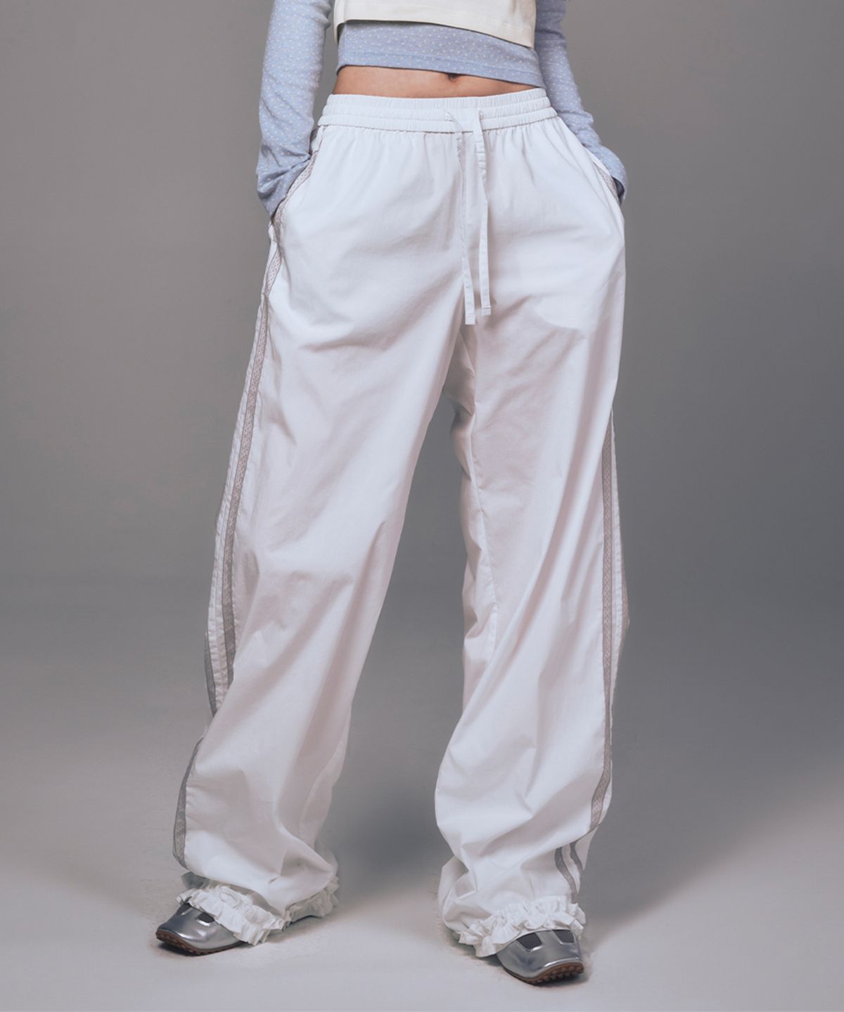 유희(YOUHEE) RUFFLE DETAILED BANDING PANTS WHITE