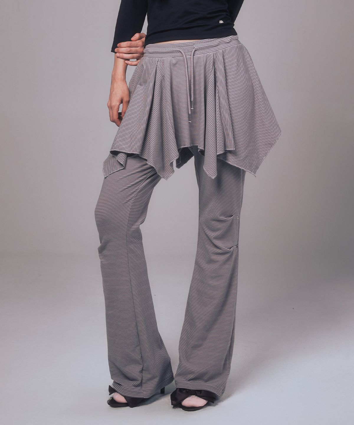 유희(YOUHEE) FLARE LAYERED SKIRT PANTS GREY