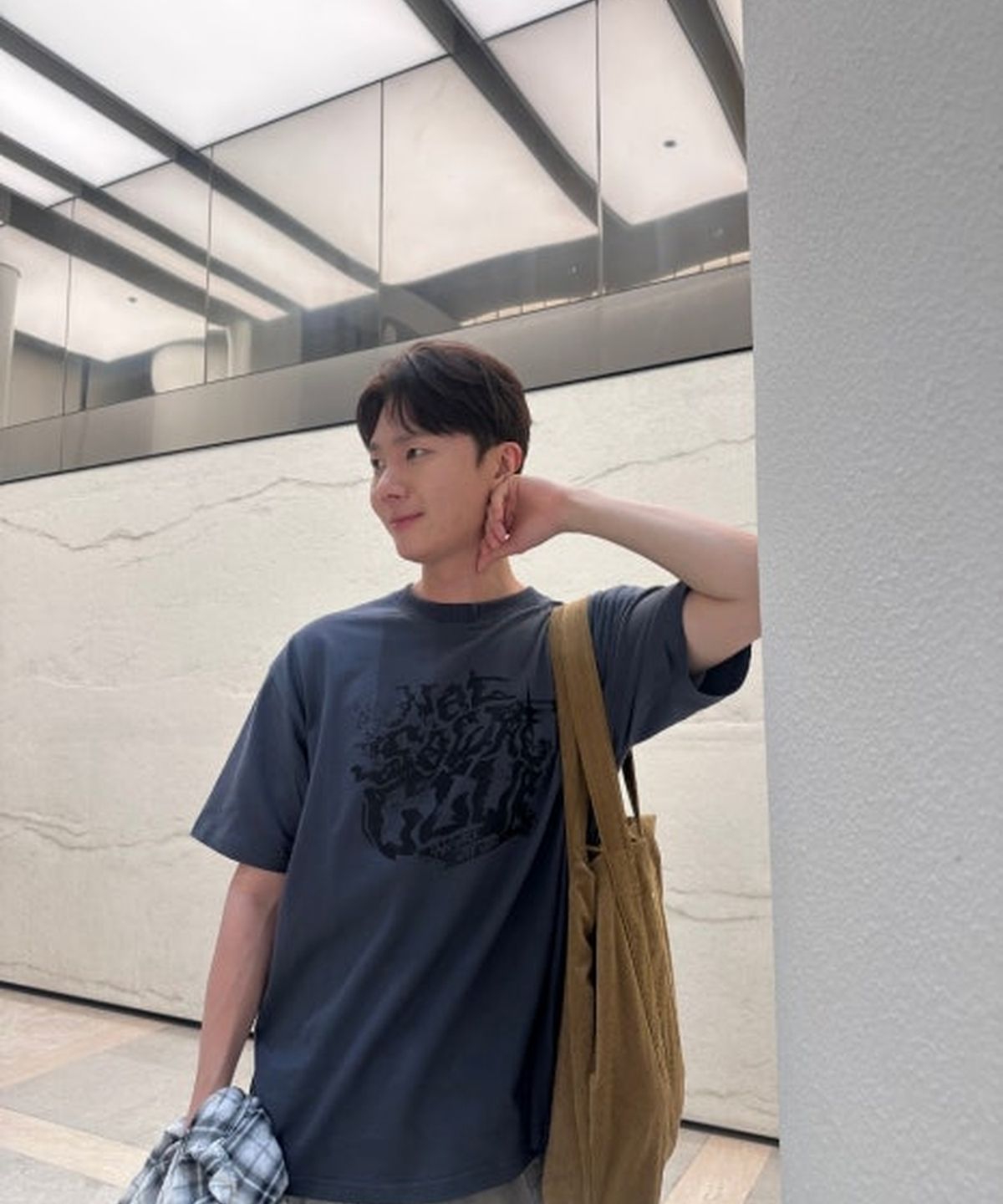 넷소셜클럽(NET SOCIAL CLUB) 디스톨트 반팔티 (차콜)