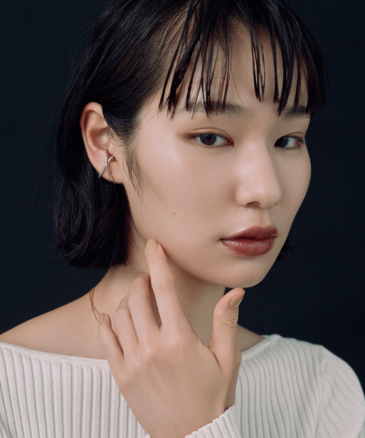 노비스도쿄(NOVICE TOKYO) 로우 크로스 라인 이어커프 Lower Cross Line Ear Cuff/ Silver