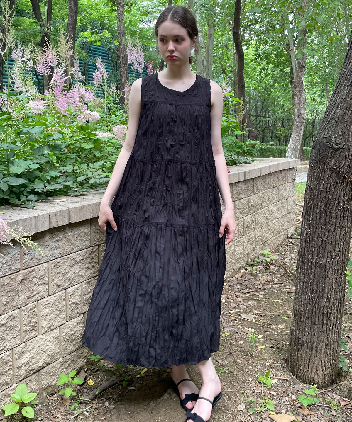티나블러썸(TINABLOSSOM) 25SS 블랙 플리츠 데일리 칼리 원피스 바이 티나블러썸