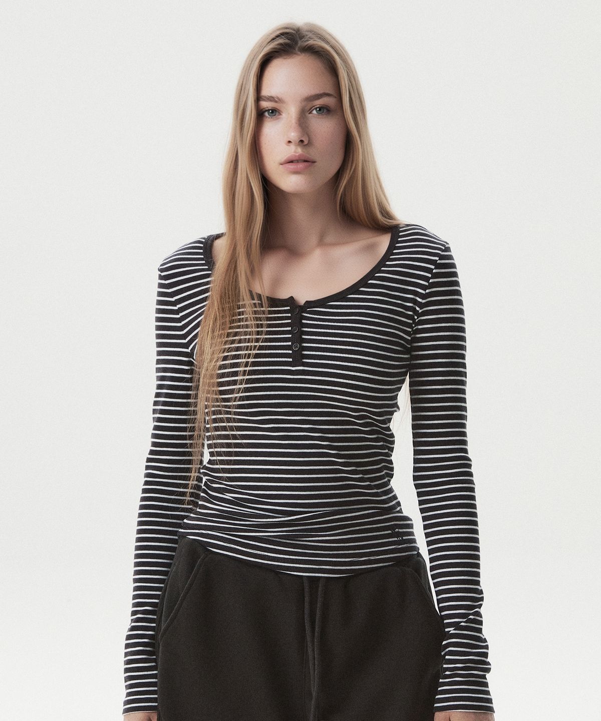 후아유(WHO.A.U) Ribbed Henryneck Long Sleeve T-shirt(F) / WHLAG3812F