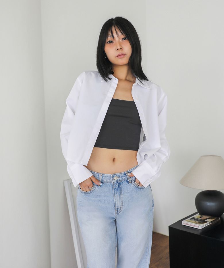 SOLID HIDDEN BUTTON CROPPED SHIRTS_T326TP112
