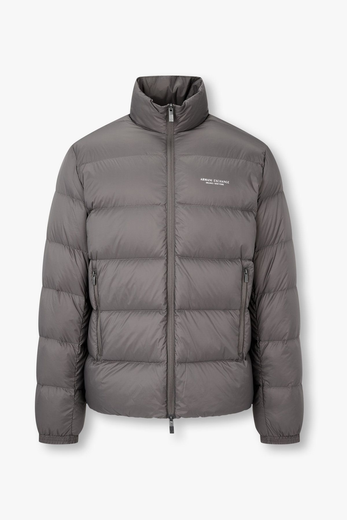 아르마니 익스체인지(ARMANI EXCHANGE) 남성 로고 프린트 하이넥 다운 패딩 자켓_다크 그레이 A415310100