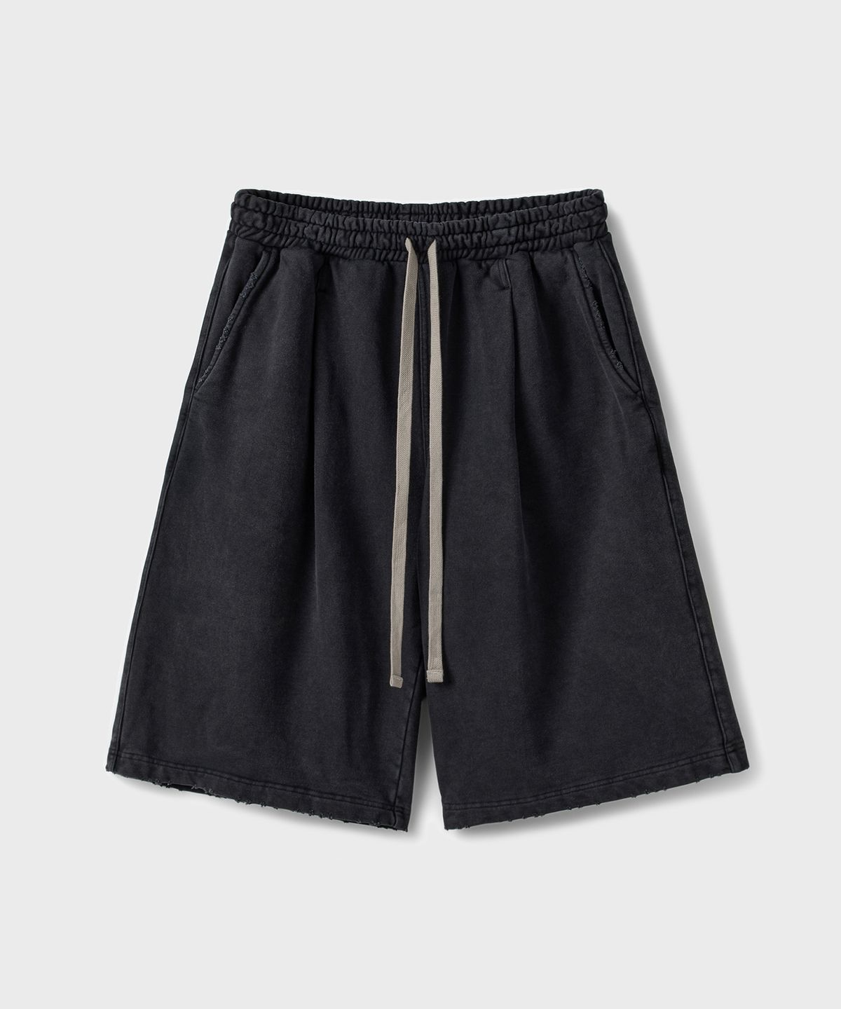 브랜디드(BRANDED) BERMUDA ONE TUCK SWEAT SHORTS [DYED BLACK]