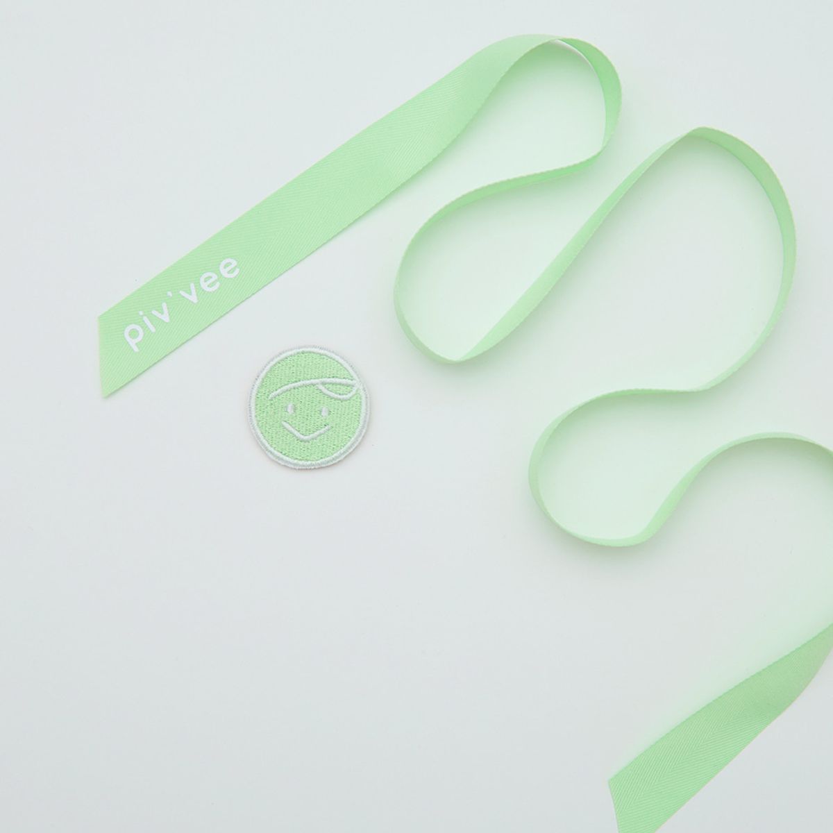피브비(PIV’VEE) Pivvee logo Patch & Ribbon for Sun Visor