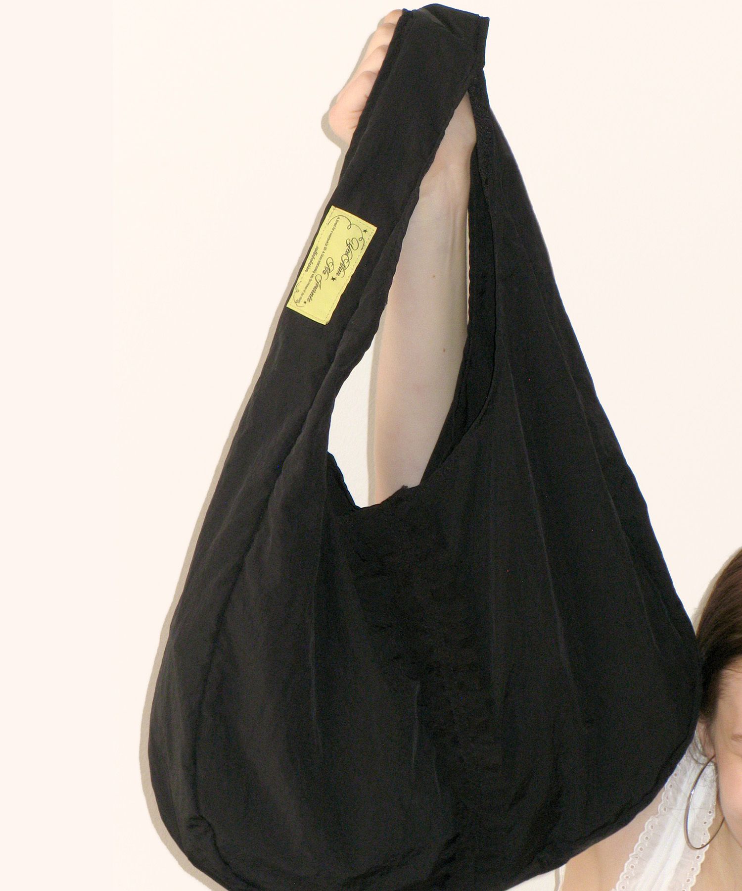 韓国 MUSINSA typeservice Dotted Bag MUSINSA | SIO Dot Fluffy Shoulder Bag [Black]