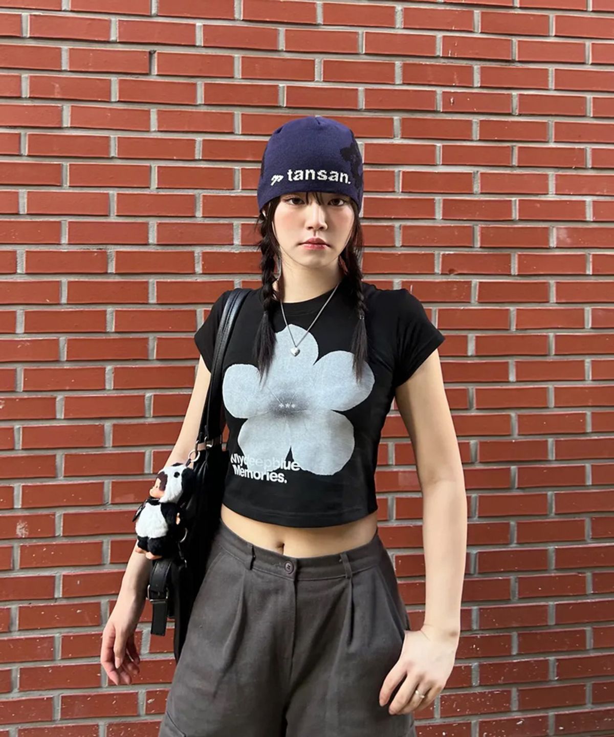 마이딥블루메모리즈(MY DEEP BLUE MEMORIES) (W) MM FLOWER CROP TEE (BLACK)