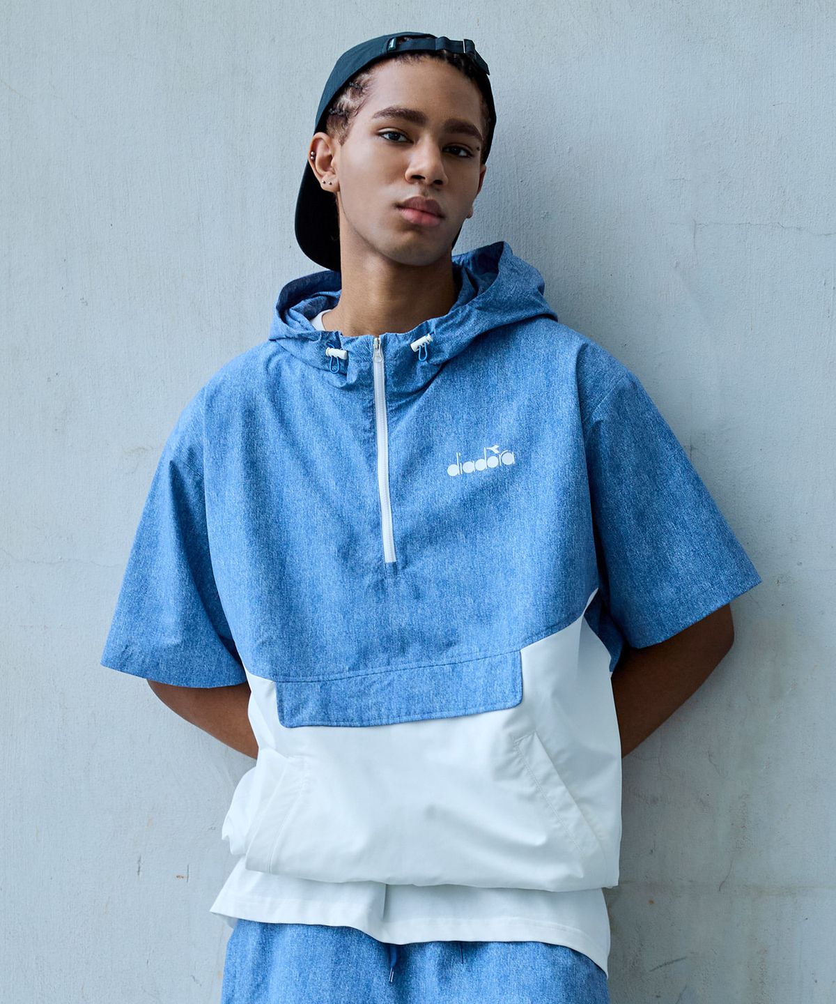 디아도라(diadora) 그랜드슬램 컬러 블록 반팔 아노락 DENIM