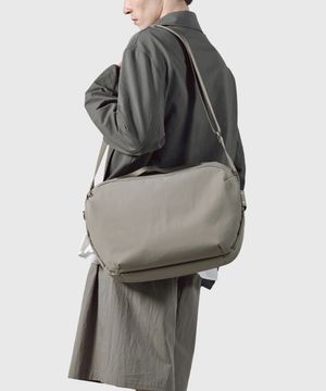 데데킨트 F31 크로스백 웜 그레이