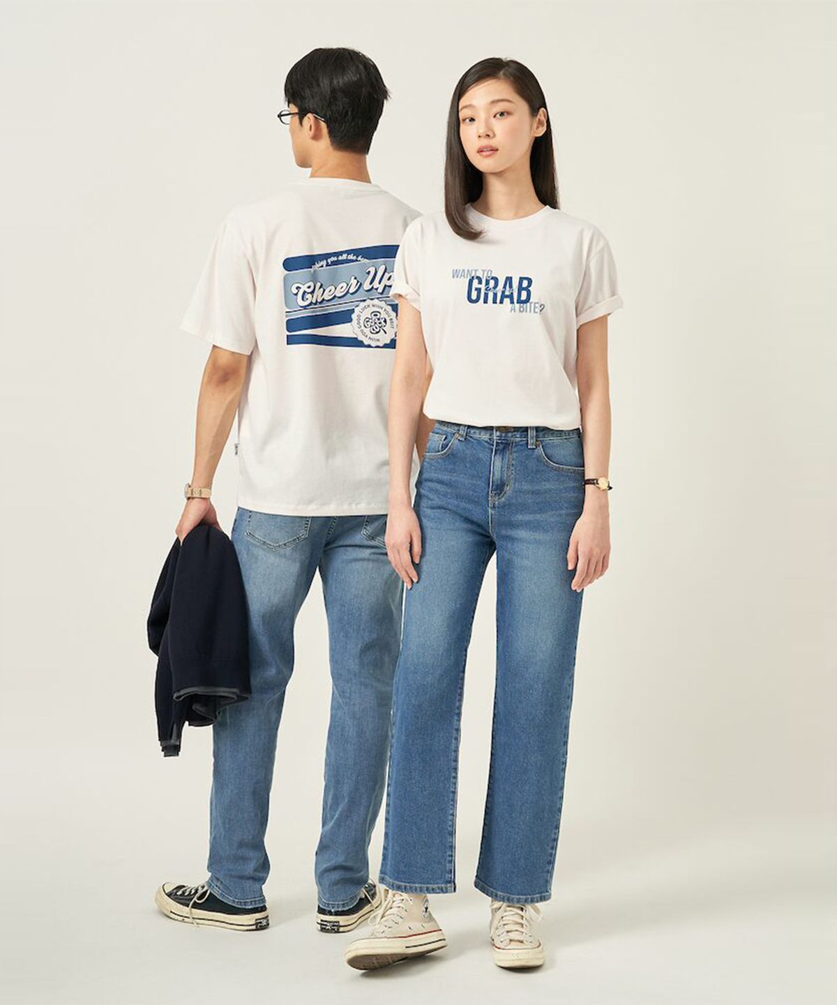 빈폴 멘(BEANPOLE MEN) 남녀공용 GRAB 그래픽 라운드넥 티셔츠  아이보리