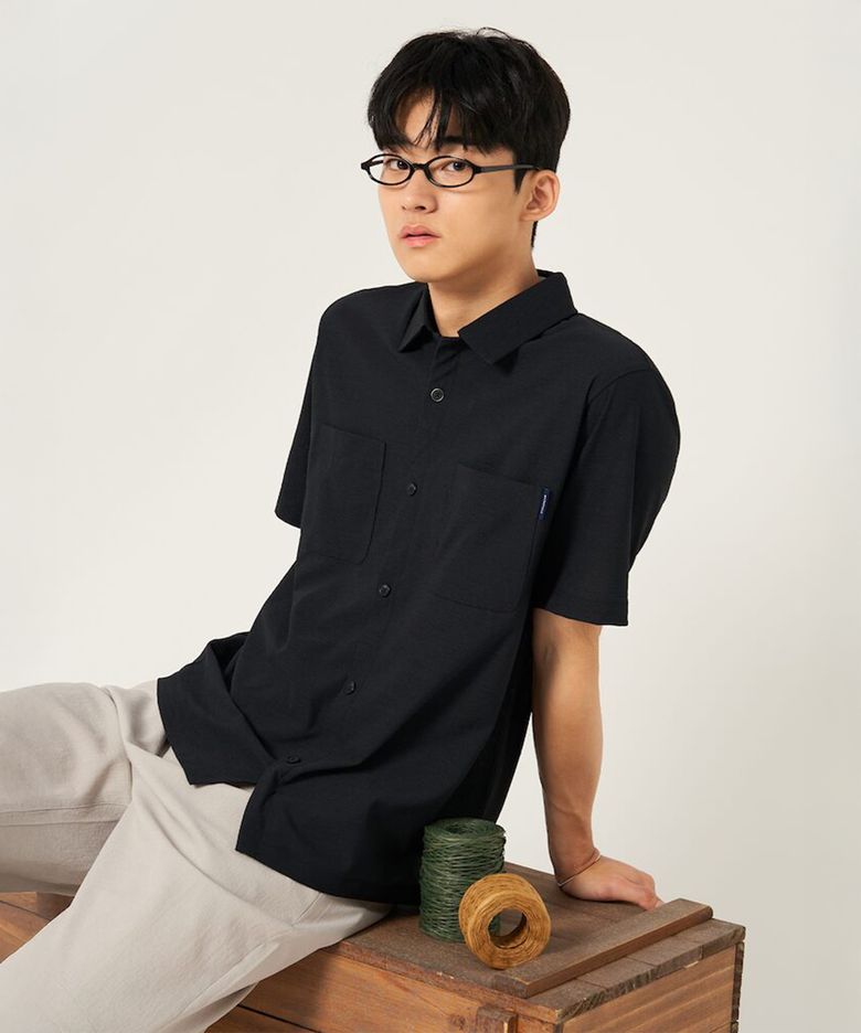 메쉬 포켓디테일 셔츠형 티셔츠  블랙