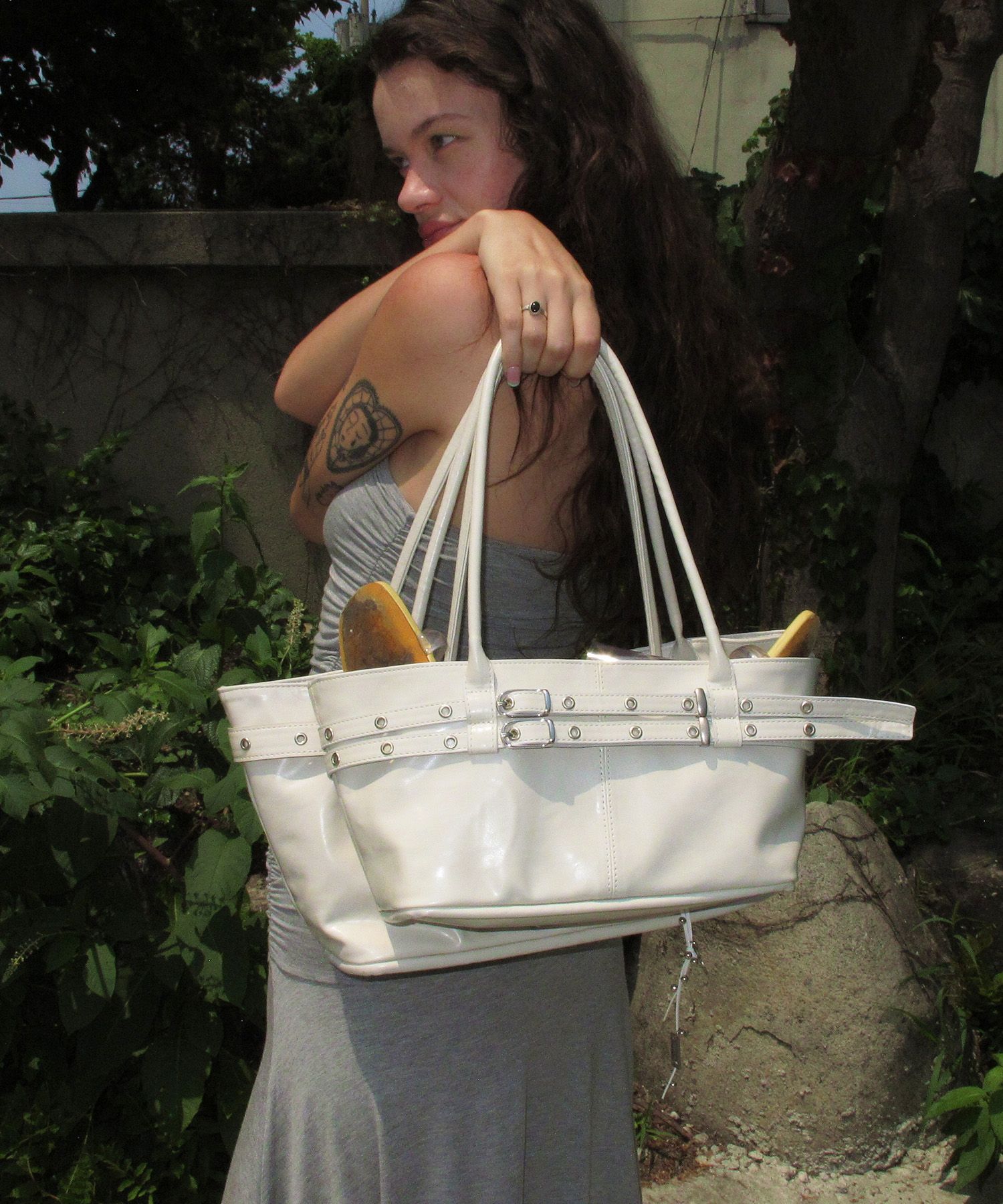 MUSINSA | YEOMIM mini belted boat bag (oyster)