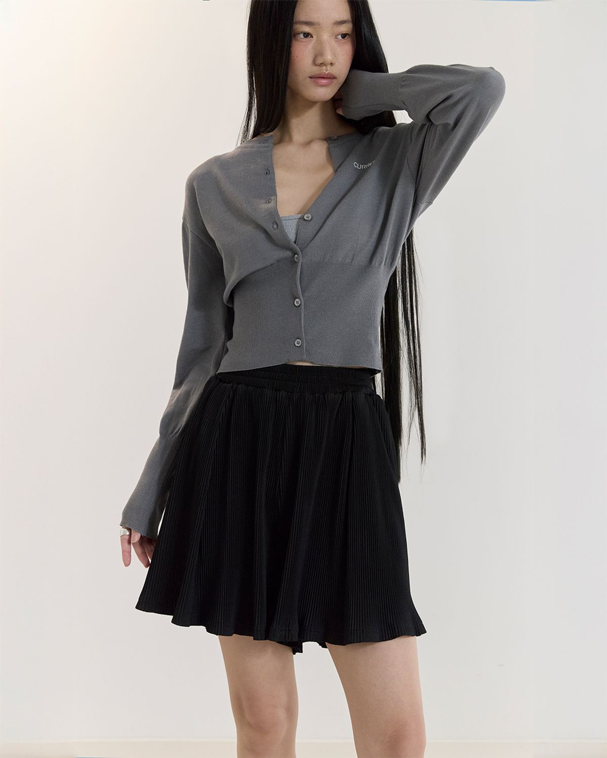 커렌트(CURRENT) PLEATS TUCK HALF PANTS(BLACK)