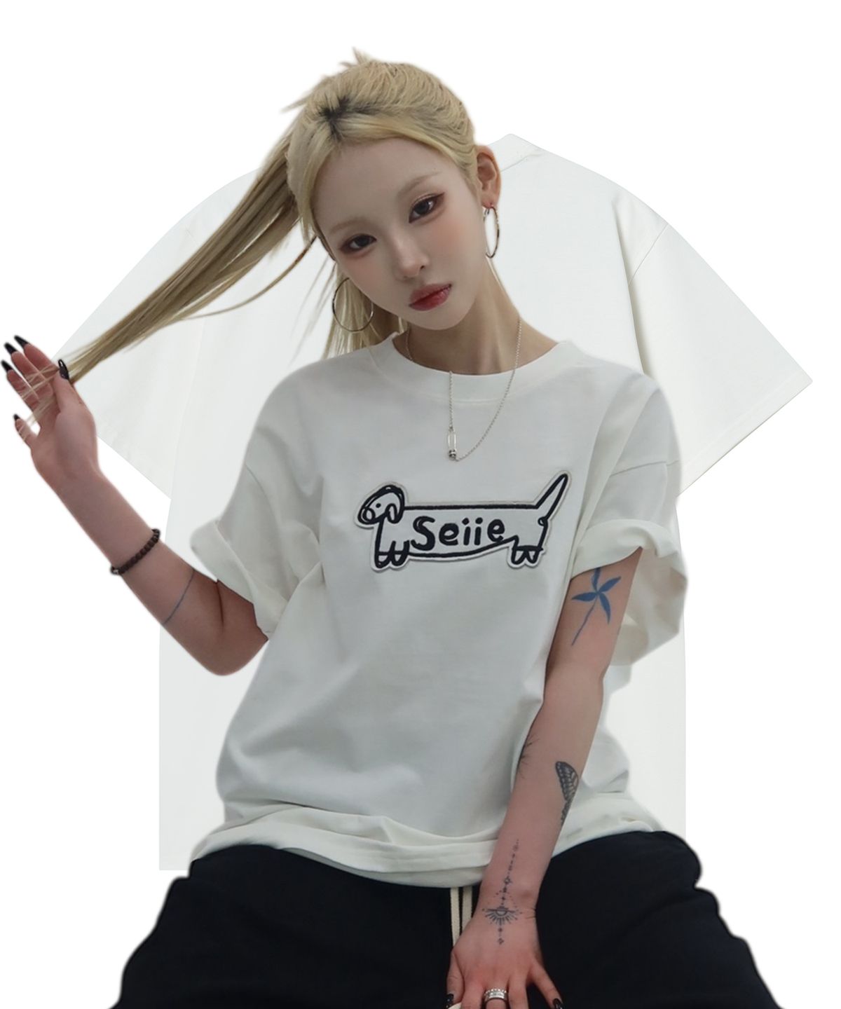세이에(SEIIE) 강아지 로고 오버핏 아플리케 티 Ivory